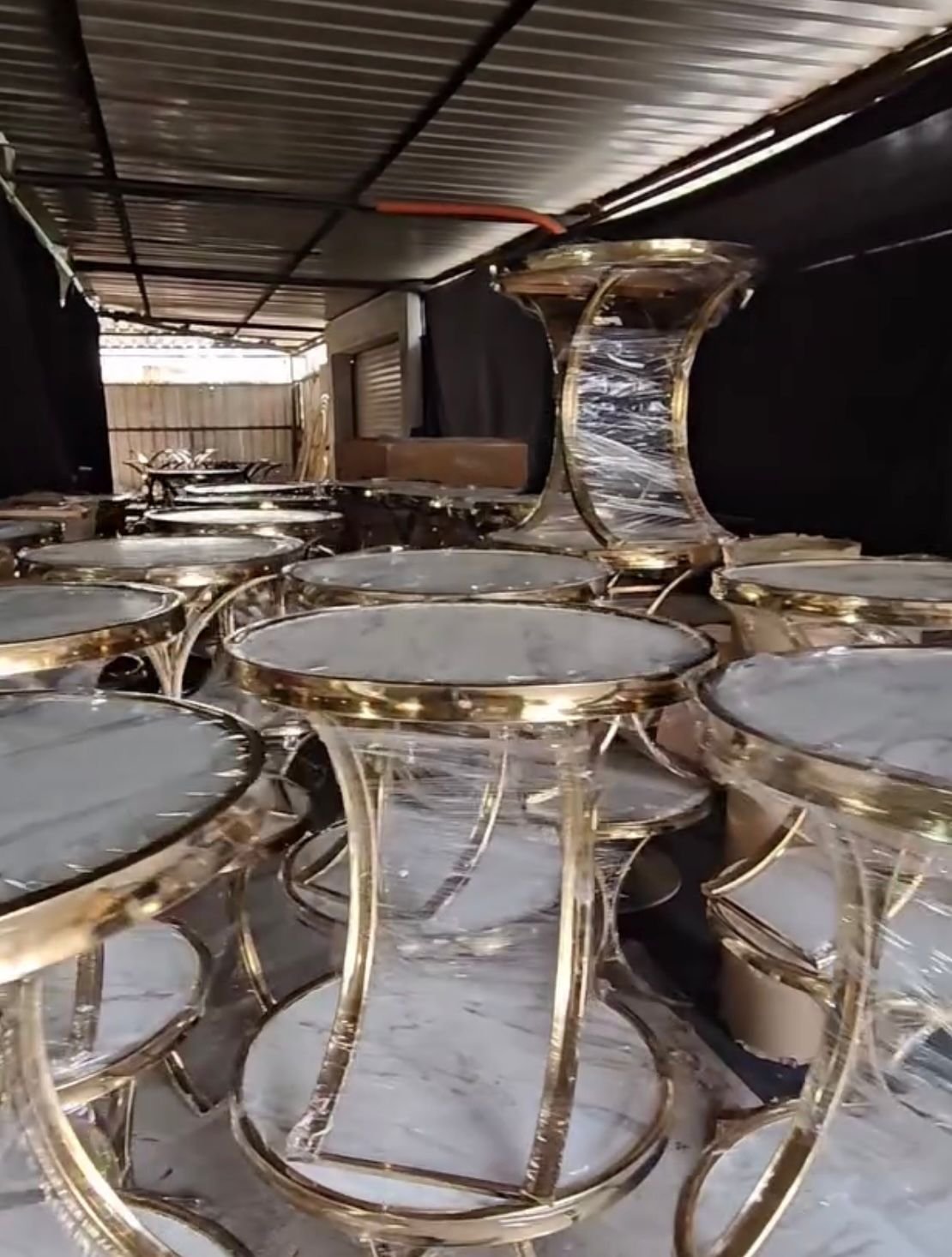 150 pieces of tables